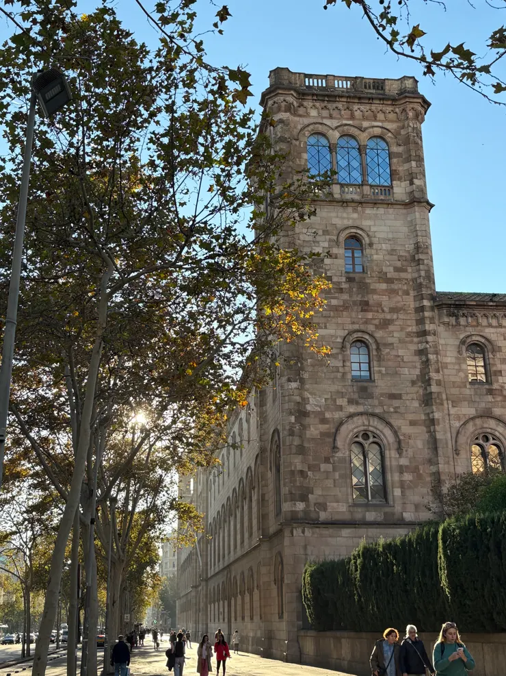 巴塞隆納大學街角的一隅