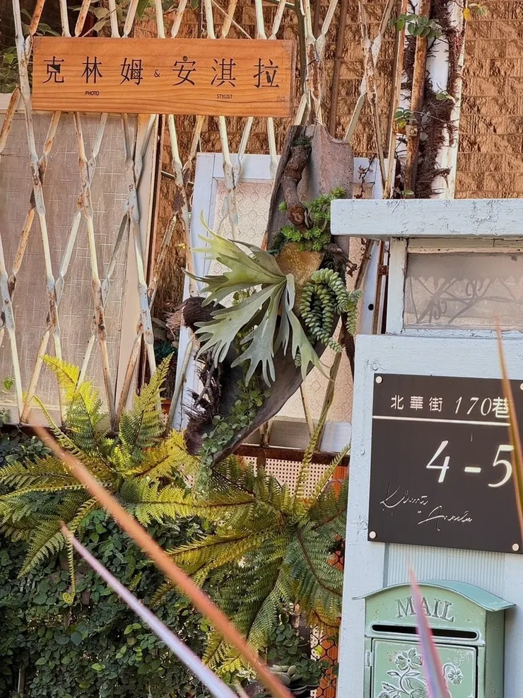 台南最酷的全家福攝影師｜連阿公阿嬤都拍得開懷大笑｜化妝寫真加