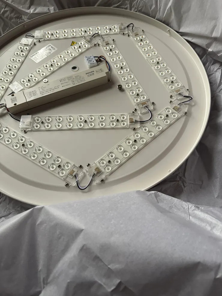 這種燈,每次壞掉都得整組換掉