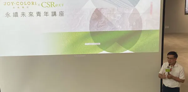 環境部長彭啓明表示:「很多朋友直接建議課徵菸品菸蒂清潔捐,強調他將會『積極考慮』此提議。」攝影:王郁揚。