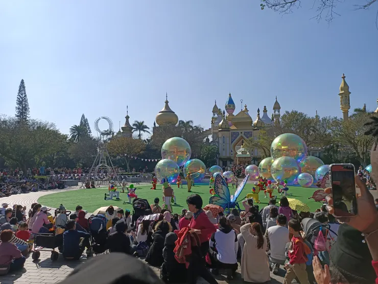 後面有跳舞,和跟小朋友的互動