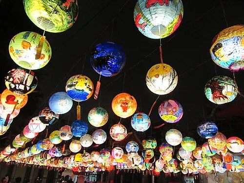 Lantern Festival celebrated in Tainan at night