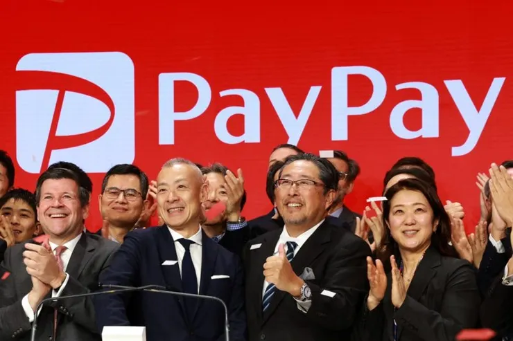 PayPay 從一個燒錢補貼的 App，成長為市值百億美元的金融巨獸。這不僅證明了日本支付市場的數位轉型成功，也展現了軟銀在生態系布局上的毒辣眼光