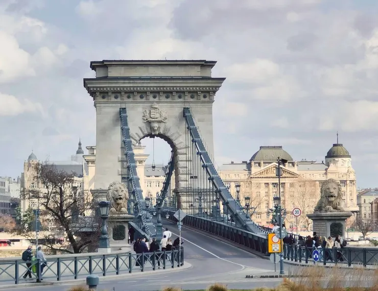 鎖鏈橋
