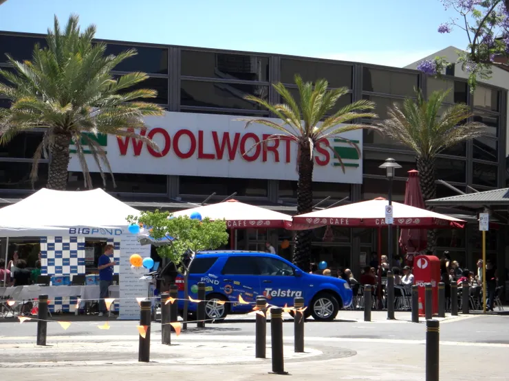 Subiaco的WOOLWORTHS