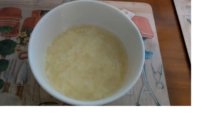 冰糖蛋花湯，和兒時記憶中的長相不太一樣