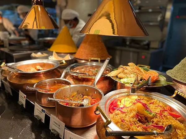 台北市大安區美食，遠東CAFÉ下午茶吃到飽，大啖牛排、螃蟹、