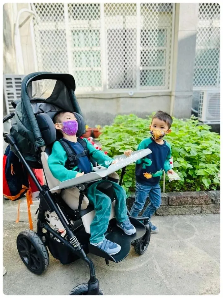 某學校特教班專屬的菜園,種好的菜會讓孩子帶回家。