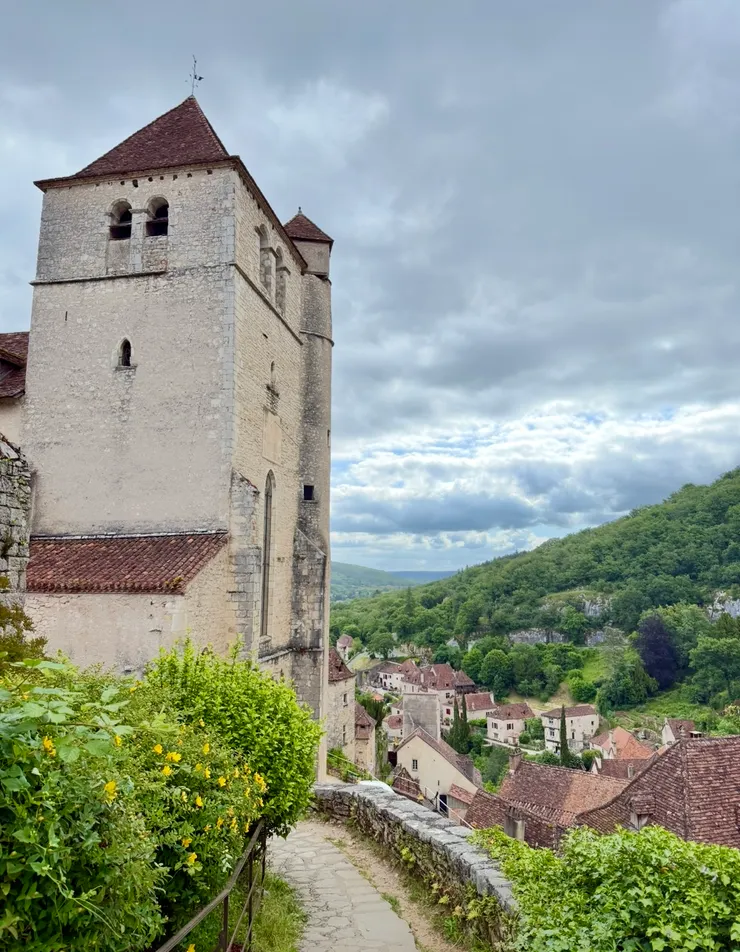 教堂周遭美麗的風景