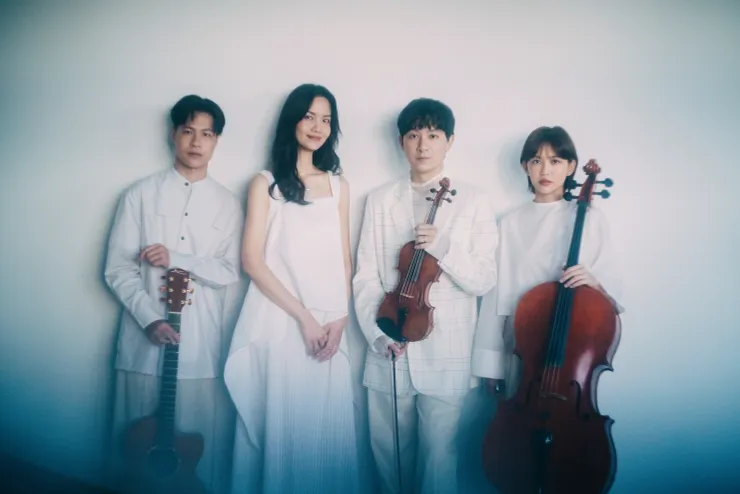自然系室內樂樂團Cicada推出全新創作專輯《凝視白色的邊界》(Gazing the Shades of White),以八首樂曲譜出一場關於時間、流動與記憶的對話。 (圖/風潮音樂 提供)
