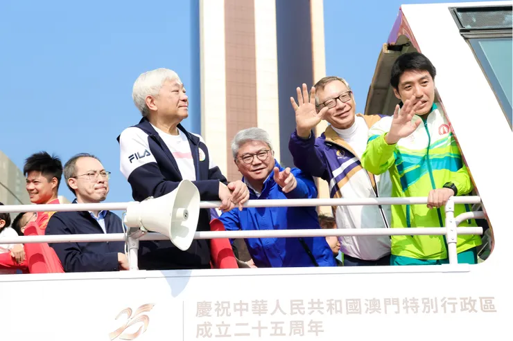 唐凌烽、陳澤武、潘永權、呂耀東、馬志成參與其中(分別左二至右)