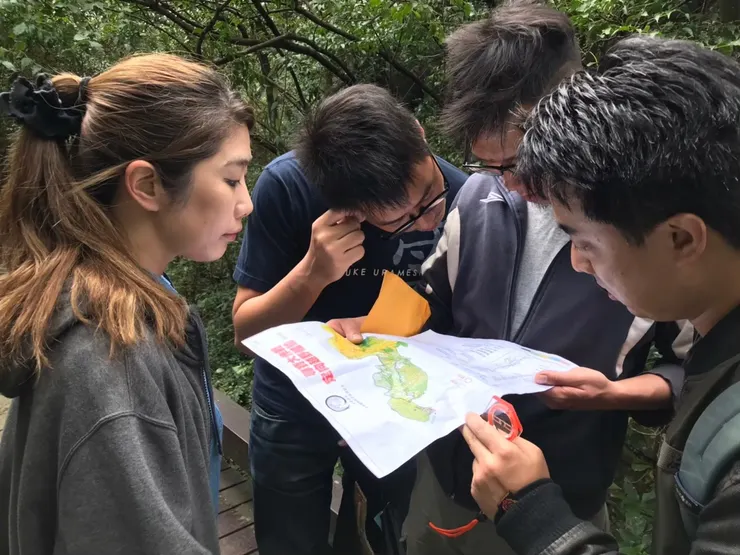 拿著地圖一起找寶藏