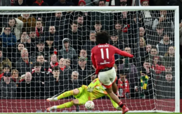 施亞斯主射十二碼球宴客令曼聯出局