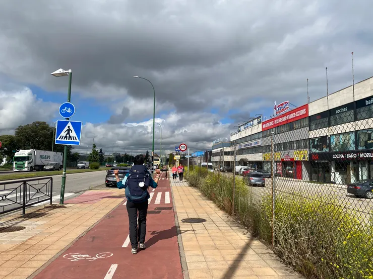 抵達cbd的路硬邦邦的，還是喜歡小鎮多一些。