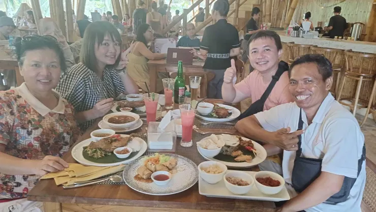 Tebasari Resto, Bar & Lounge