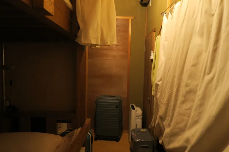 空間就是這麼小，好險 CUBO 瘦瘦長長的不佔空間