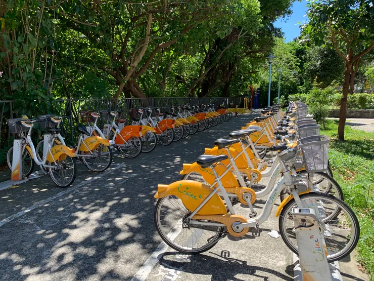 整齊排列的Ubike，下次再騎了。
