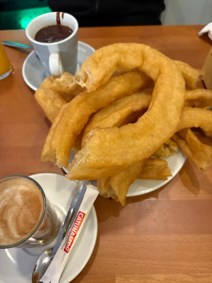 酷似油條的 churros