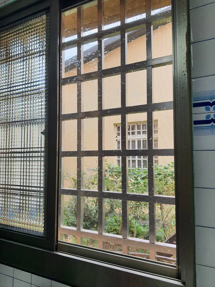 作者自攝－廚房窗戶之一