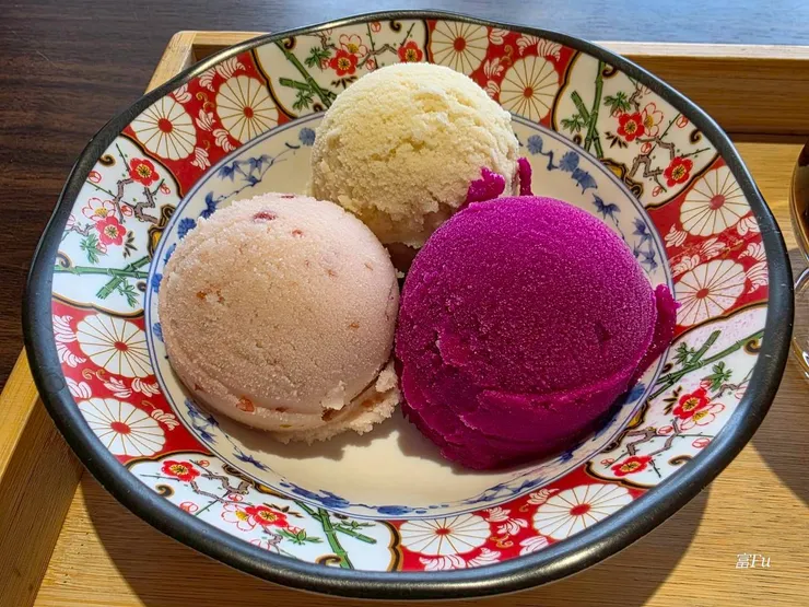 蔓越莓多多、鹽焦糖、仙人掌。冰質地綿密，口味上均無雷，個人最愛鹽焦糖