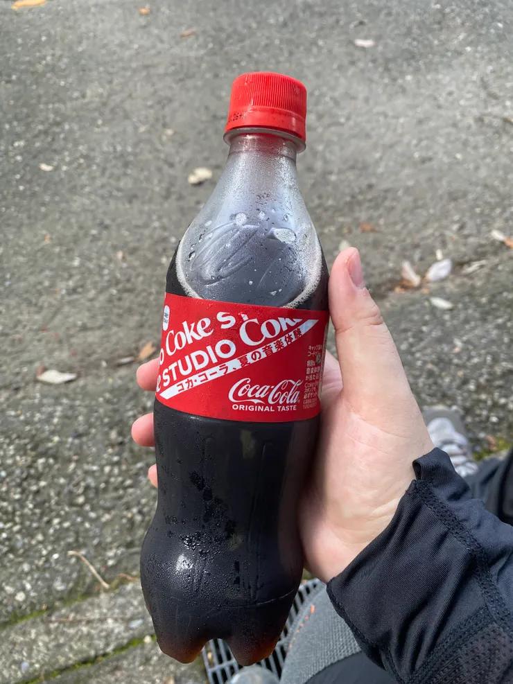 還有清涼解渴的可樂。突然覺得西班牙隨便走走都能遇到賣可樂的小店真的很讚，這裡大多在深山裡，可樂都好稀奇呀！