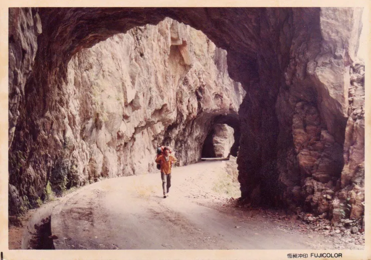 青春是一篇只能回首的故事。南橫公路