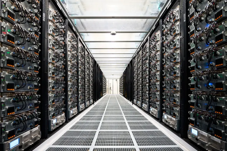 2024 Q4 特斯拉完成德州超級工廠具有 50k 個 H100 訓練群集，稱之 Cortex 超級電腦