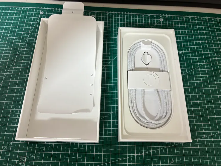 配件僅有卡針和 Type-C 線