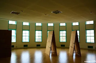 三樓原會議室空間規畫作為圖書室，但目前仍不見其形