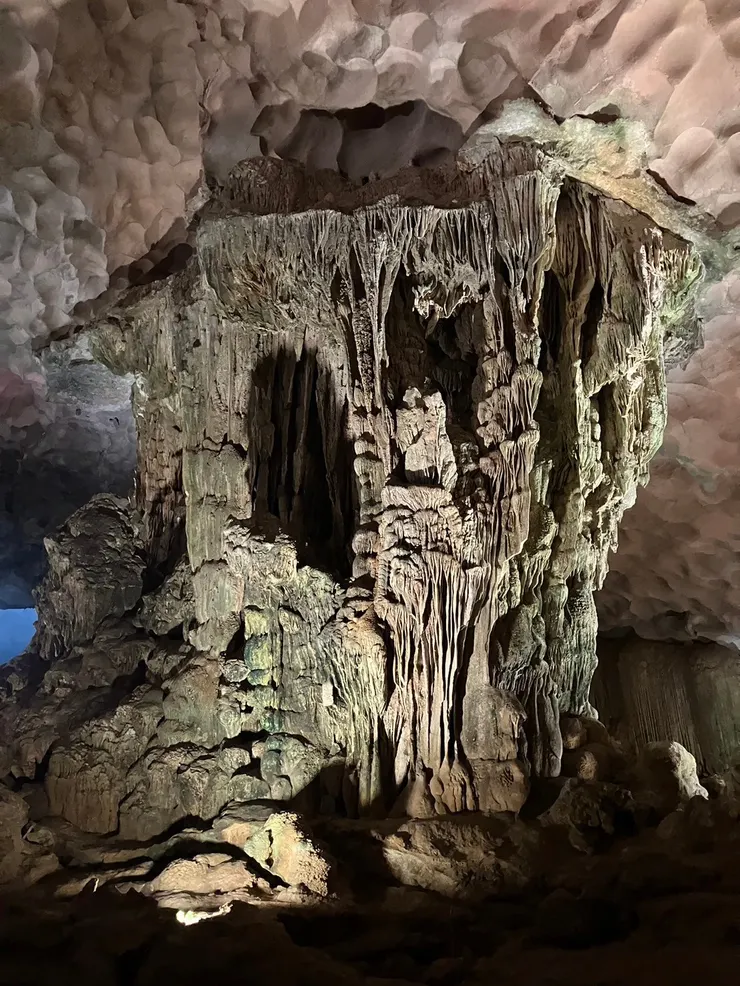 中間那個是羅密歐與茱麗葉(Sky指給我們看的)