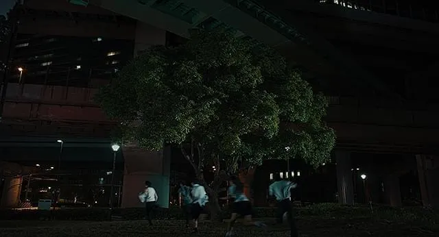 空音央用一個非日本人的角度去思考日本人的服從性和對權威，自然就有不少日本人不喜歡了，但這是很小但不可或缺的一步。