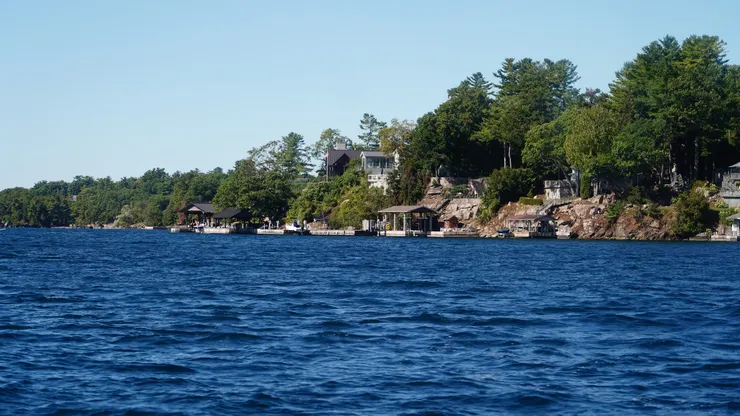 出發後看上下船的碼頭