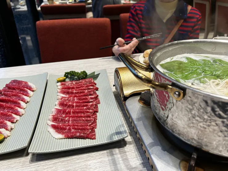 苦瓜湯底和牛肉片