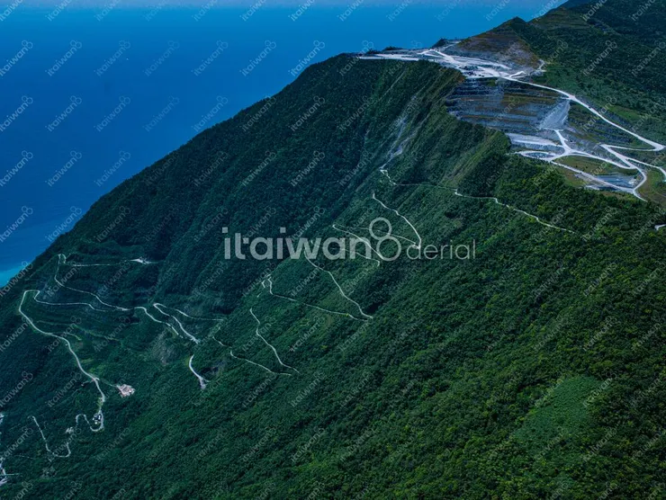 勇士山的開礦環山道路