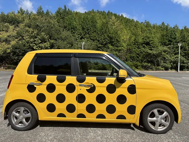 南瓜外觀的租賃汽車