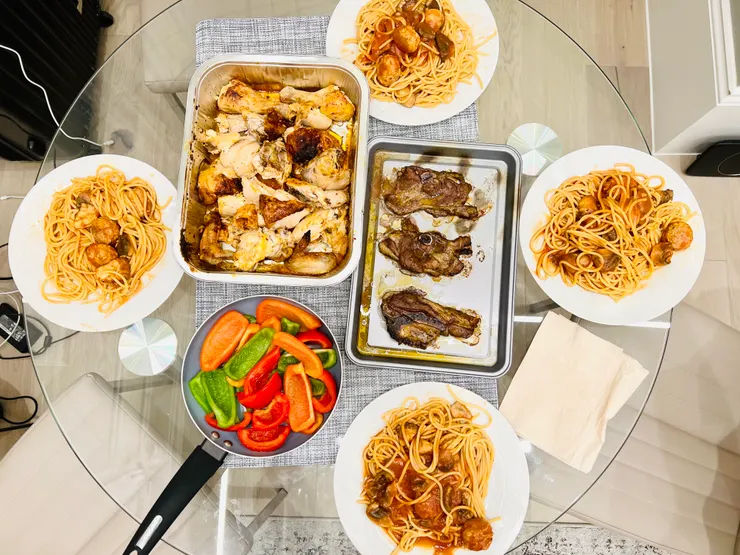 左上的烤雞是tesco的piripiri checken,聽說跟nando's的調味一樣