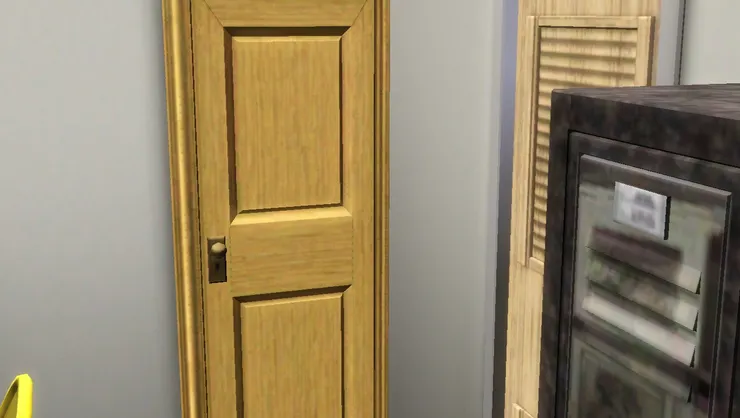 沒排氣洞的是進出的門，別弄錯了。