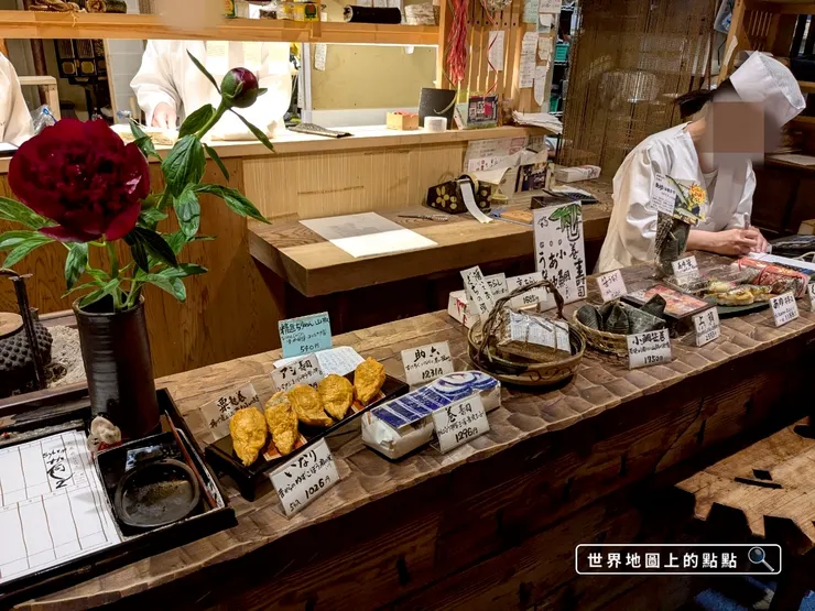 いづ重店內商品展示