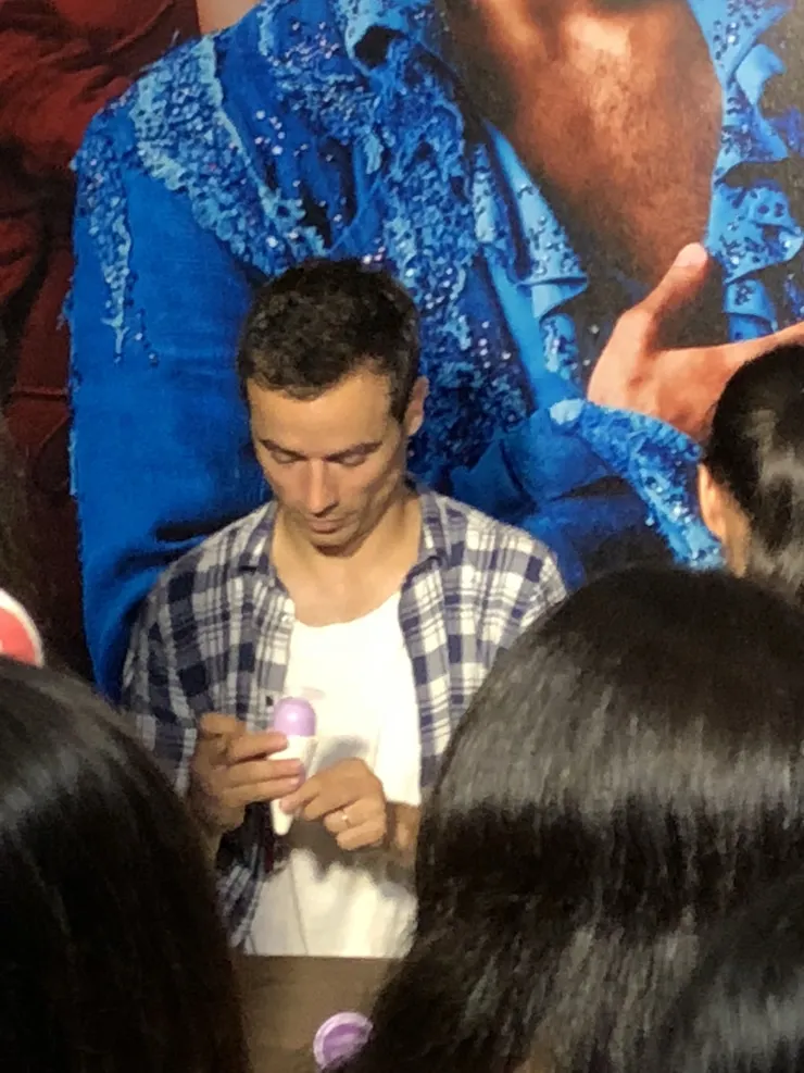 不知道Damien在玩什麼東西