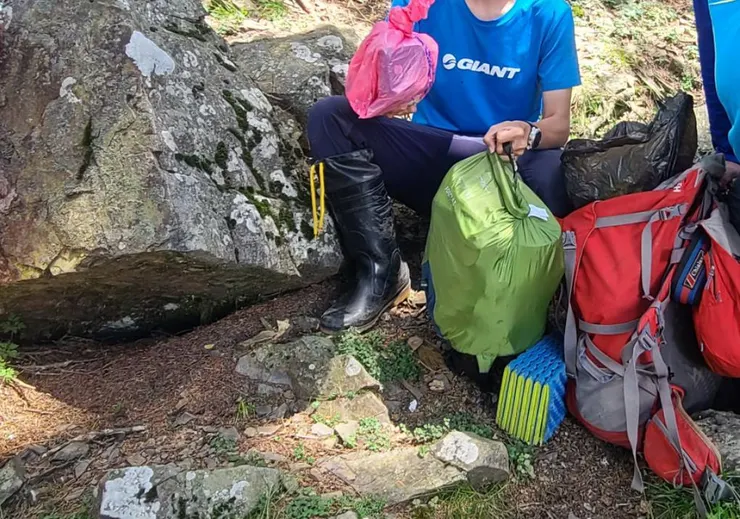 練一下負重,近期爬山都玩輕量化。懷念過往背很多上山開心的日子