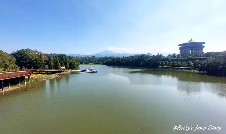 ▲峨眉湖吊橋風景區/圖片來源:Betty's Jump Diary