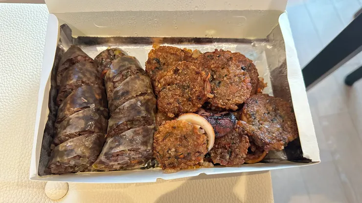 鍋巴中卷血腸(右)+爸爸血腸(左)