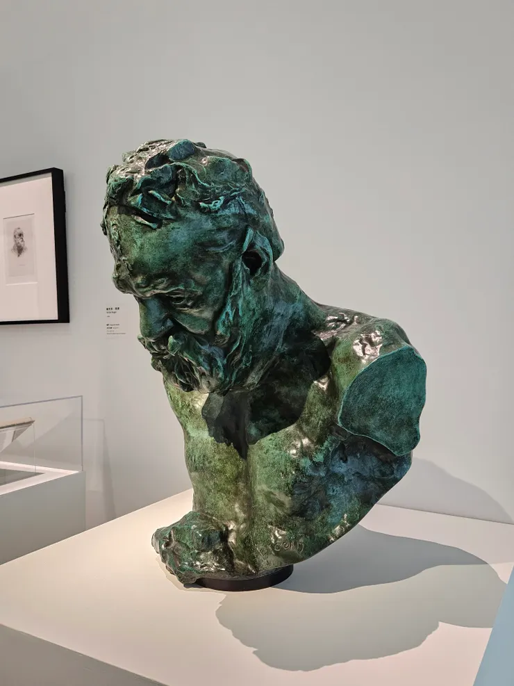 〈維克多•雨果〉。