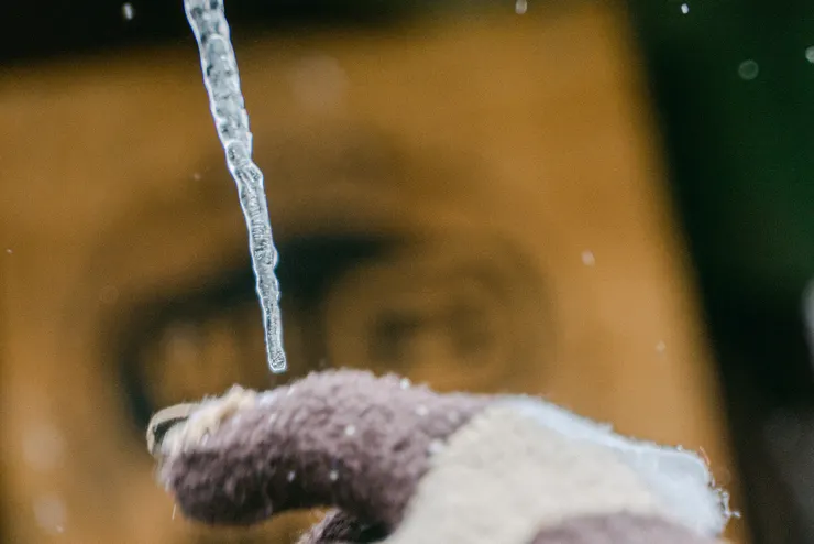 路邊隨處可見的冰柱