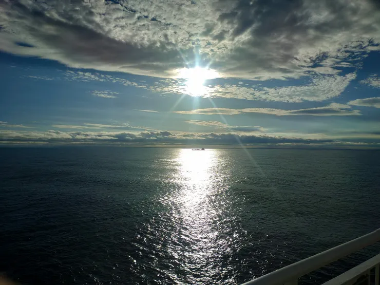 海的另一邊看到的澳洲大陸