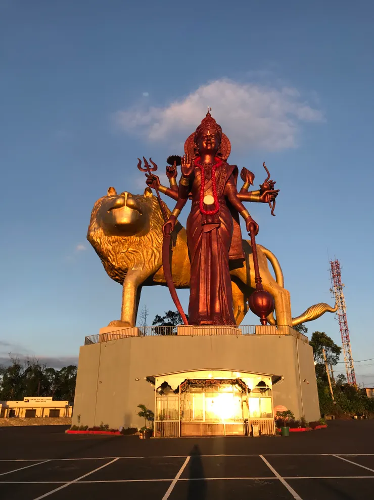 模里西斯聖水湖附近的印度教女神難近母（杜爾迦）