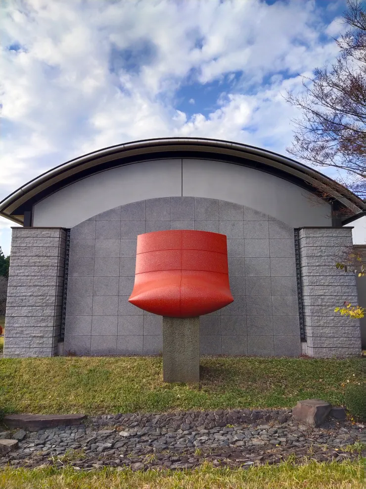 清水九兵衛-《朱甲面》