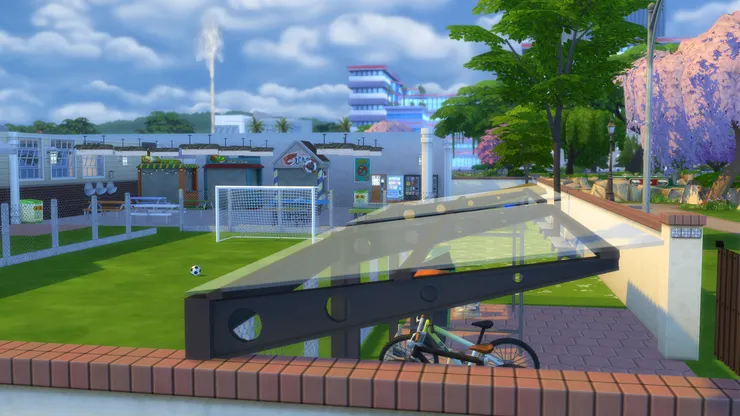 有學生踏單車上下課，要照顧到他們才行，因此有單車停泊處。