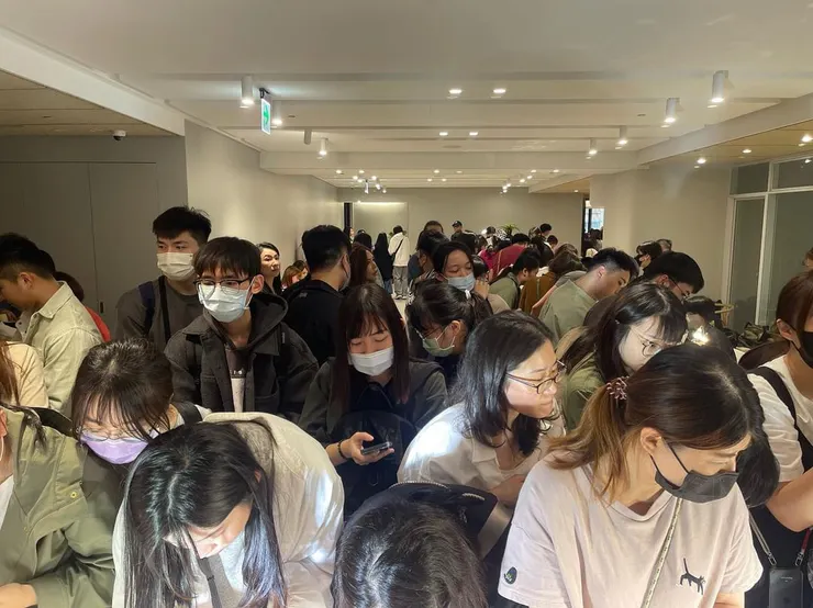 台北礦物市集第二屆有30家展商參與,參觀人潮絡繹不絕,每一屆都比上一屆更強壯