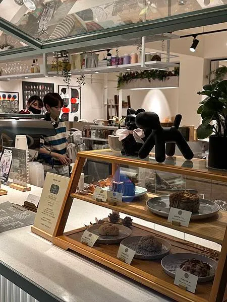 台北松山咖啡廳|適合工作或讀書的巷弄間絕美秘境